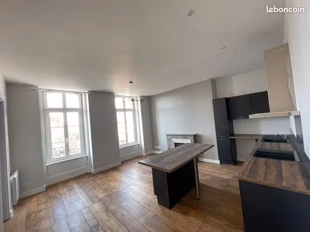 a louer t3 quartier l'houmeau