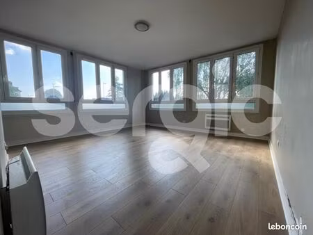 studio 1 pièce 29 m²