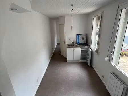 studio avec chambre séparée uniquement étudiant proche centre ville et facs