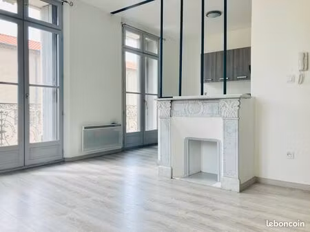 t2 renove avec balcon- 20  bd d'angleterre- beziers