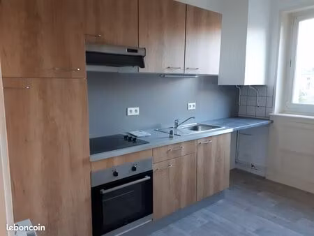 logement 47m2 centre st hilaire du het