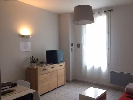 ◊ t2 rdc l'houmeau + cave +extérieur