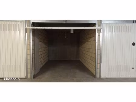 location de garage box dans résidence sécurisé 190 euros