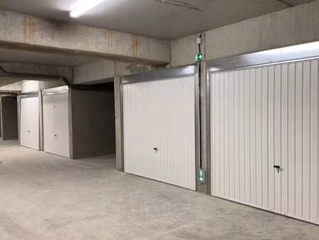 garage à louer