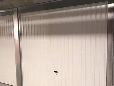location garage fermé tassin centre