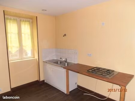 location maison de ville à correze