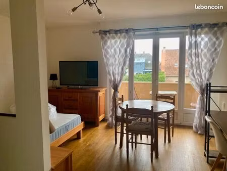 studio meublé  chauffage inclus  avec balcon et cave