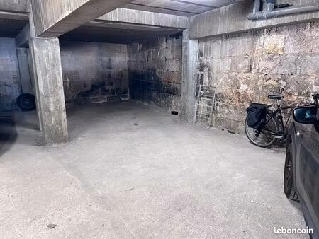 location garage sécurisé secteur capucins-la victoire bordeaux