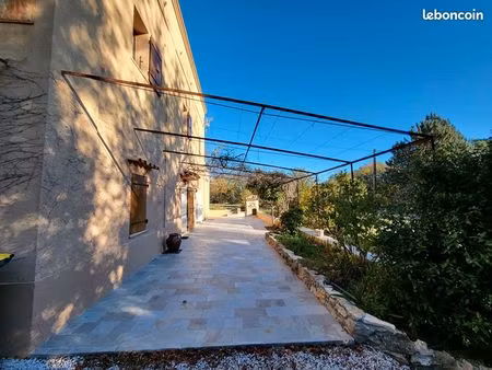 villa 4 pièces 142 m²