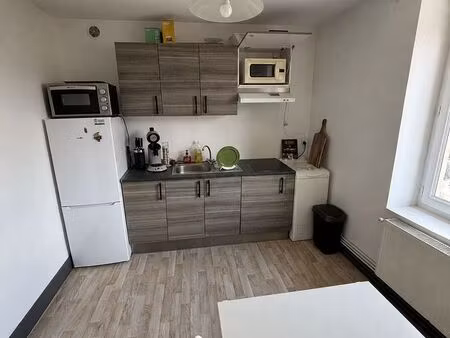 à louer – appartement lumineux au cœur de noirétable