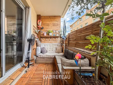 villeurbanne t3 de 68 m2 avec balcon et garage