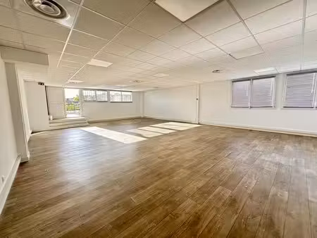 location bureaux 133 m²