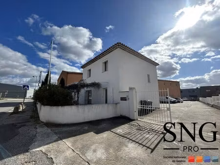 location bureaux 147 m²