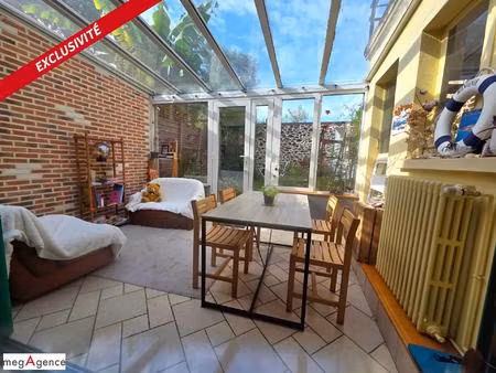 très belle maison de ville en pierre 4 chambres avec jardin et garage