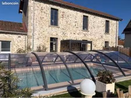 vente maison aux brouzils (85260) : à vendre / 175m² les brouzils