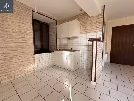appartement t3 au coeur du village  proche des commodités