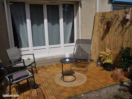 maison lumineuse avec terrasse et jardin en plein centre-ville