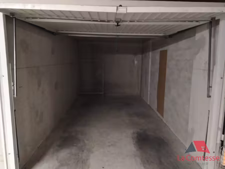 paradis / commandant rolland: garage 13 m2