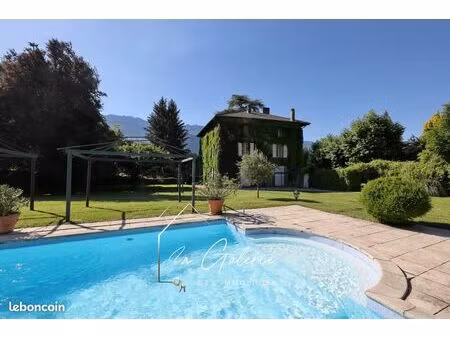 propriété 7 pièces 400 m²
