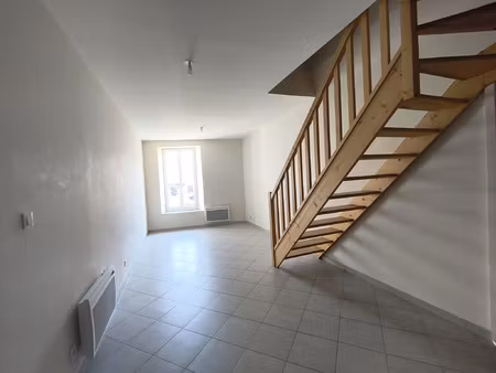 à louer à duras : grand appartement avec 2 pièces