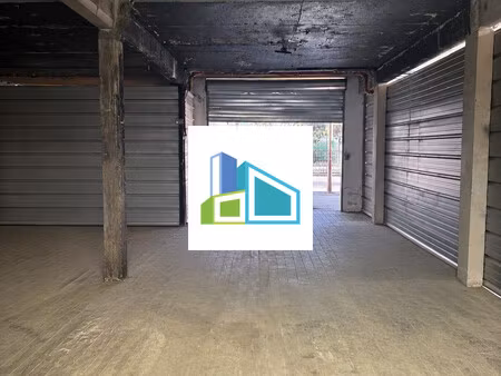a louer local environ 360m2 toulon port