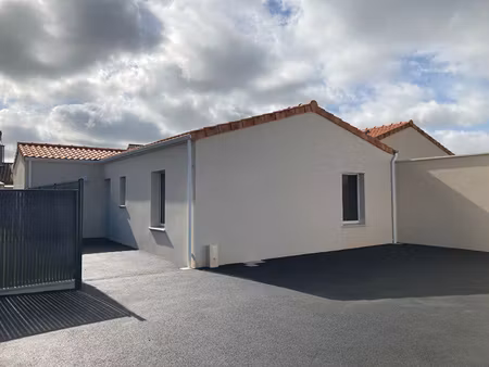 maison récente 3 chambres
