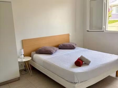 villa 3 chambres avec piscine meublée – dispo immédiate – 3 mois renouvelable