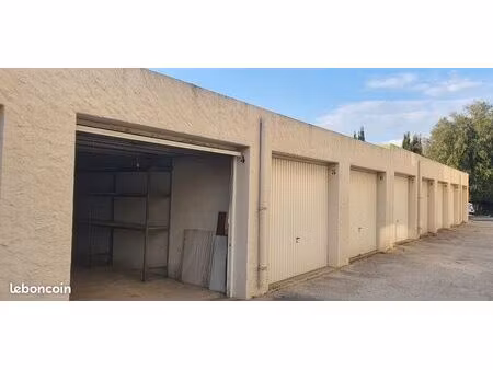 garage proche centre six fours