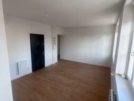 à louer – appartement t3 de 80 m² – longpré-les-corps-saints