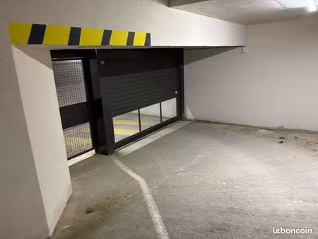 place de parking en sous sol sécurisée au chapitre