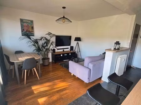 t2 46 m² avec balcon  parking et cave – secteur bergougnan – résidence calme – clermont-fe