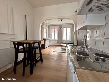 studio 1 pièce 27 m²
