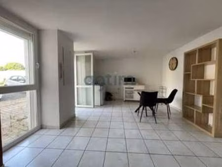 location appartement t1 meublé à la roche-sur-yon (85000) : à louer t1 meublé / 16m² la ro
