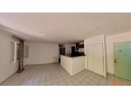 investisseur : 3 pièces libre de suite  clé en main  à saisir à bagnols !