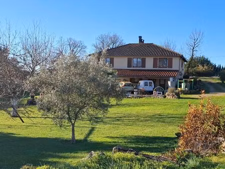 spacieuse maison avec deux logements indépendants   sans travaux !