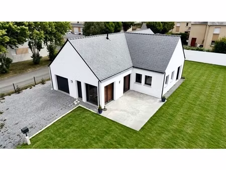 maison contemporaine de plain-pied de 128 m² à plouhinec  à proximité immédiate du littora