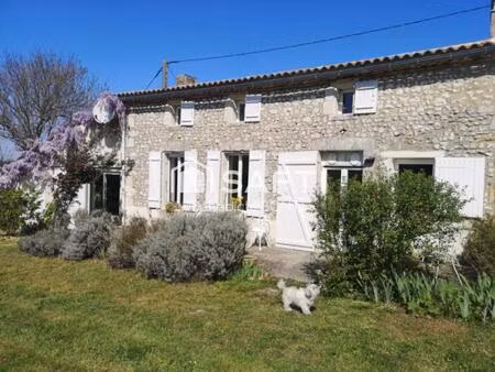 maison charentaise 110 m² à la campagne