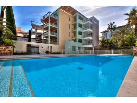 exclusivite vente 2 pièces port prestige antibes- parking