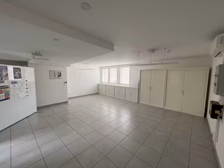 bureaux récents 93 m2 - toulon