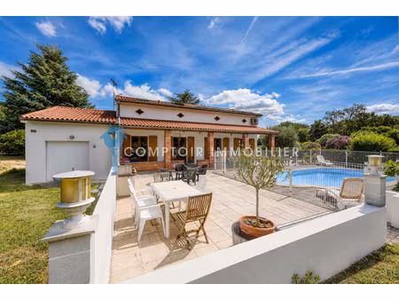 maison t6 152 m2 sur un terrain de 2000 m2