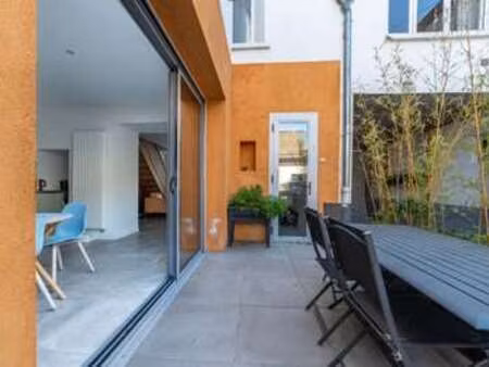 location appartement 5 pièces meublé à nantes (44000) : à louer 5 pièces meublé / 101m² na