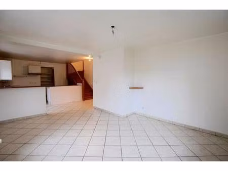 bart - spacieux t3 en duplex avec jardin et garage