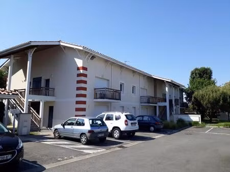 t2 rdc récent avec 2 parkings sécurisés à deux pas de la gare du teich