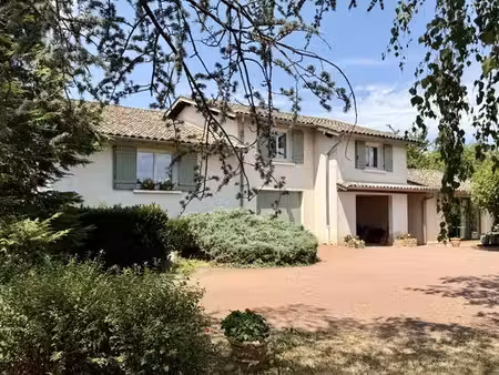 maison de prestige de 243 m2 en vente saint-lager  auvergne-rhône-alpes