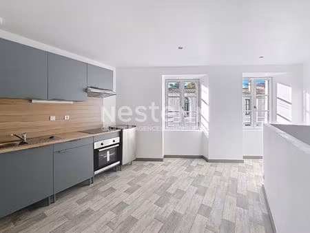 a louer - appartement rénové  centre ville fontenay le comte