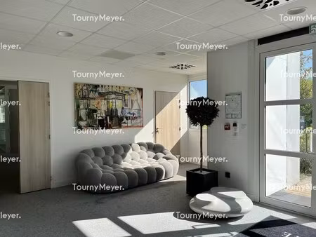 location bureaux 250 m² à 1 141 m²