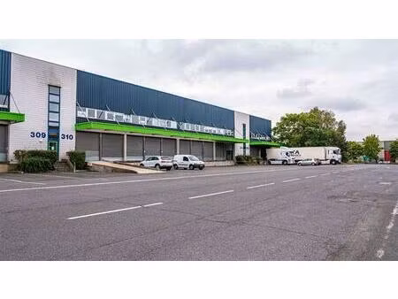 location local d'activités st ouen l'aumone 1 159 m²