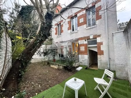 t1 bis meublé avec cour privative