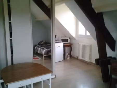 studio meublé en parfait état