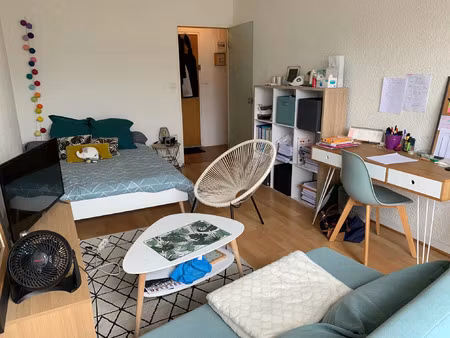 studio proche mairie avec parking